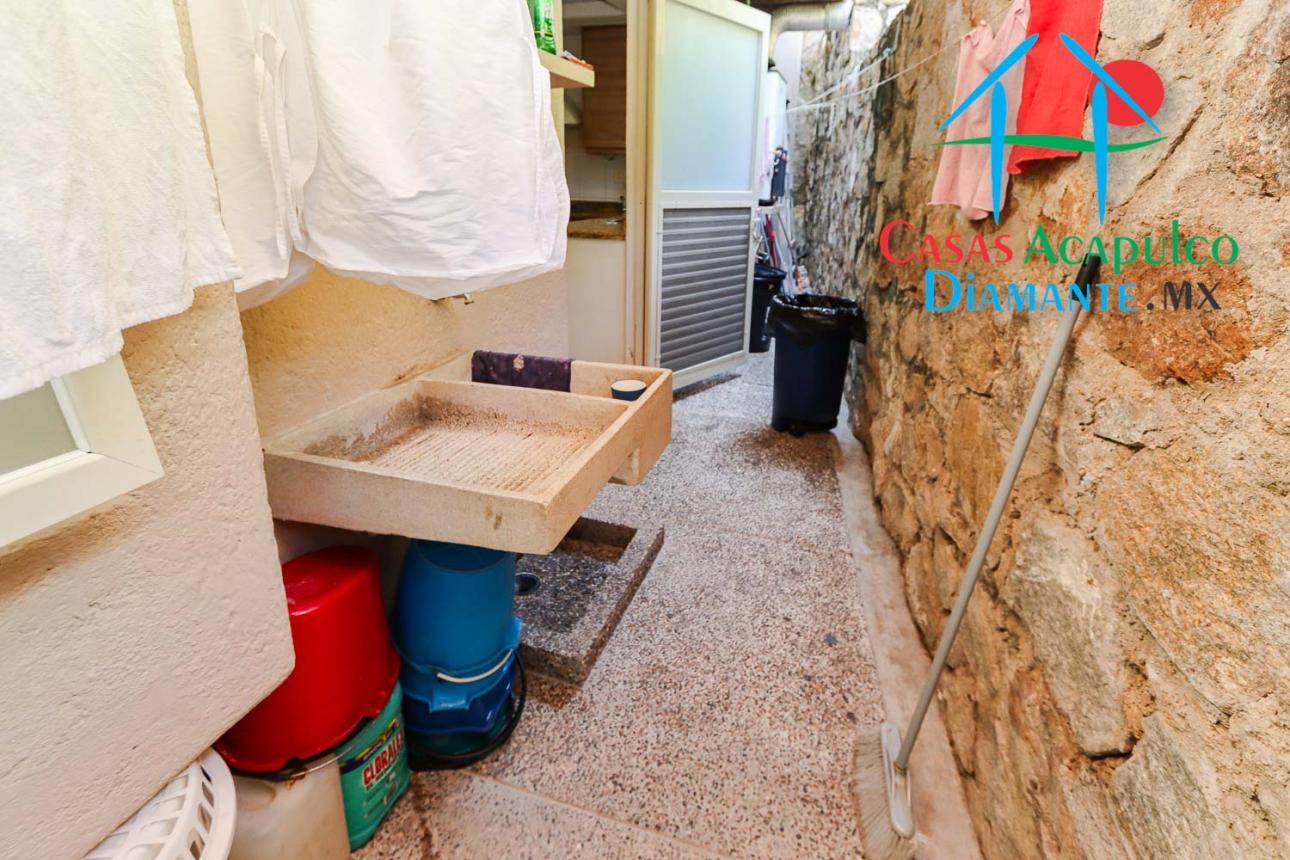 Casa con alberca y vista a la había - 13