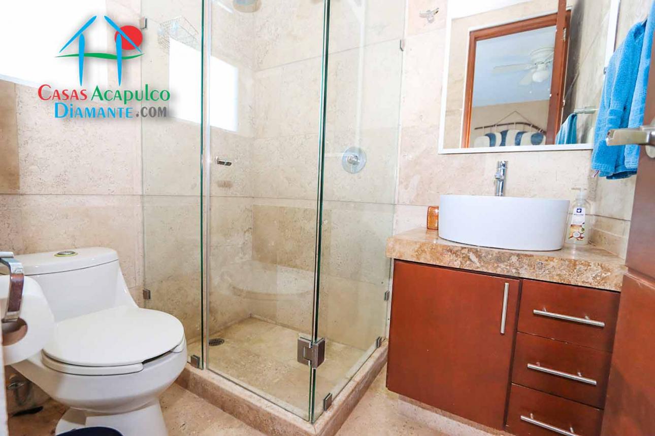 Depa con terraza, jacuzzi y club de playa - 13