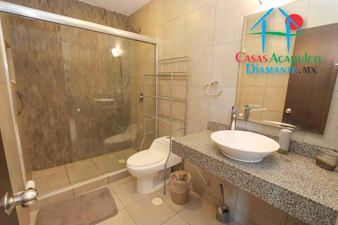 Casa con 3 recámaras y roof garden y jacuzzi - 12