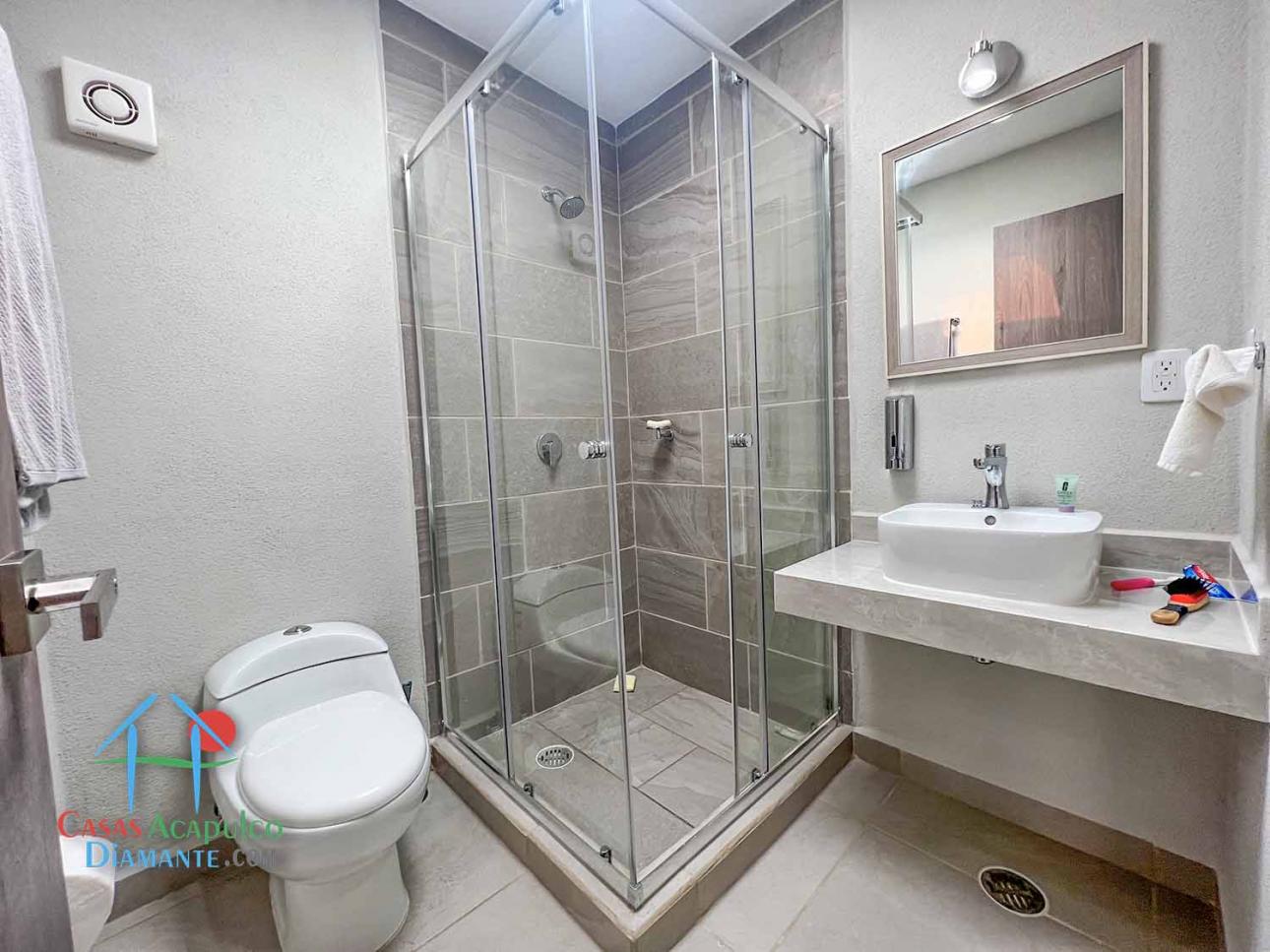 Casa en renta. Incluye mantenimiento. Jardín privado — foto 13