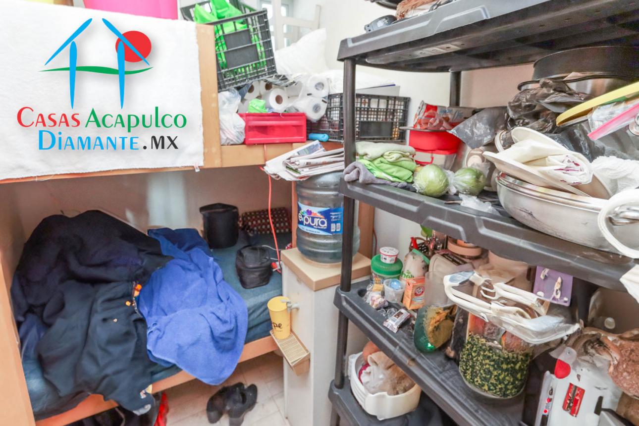 ¡Oportunidad Frente al Mar! Departamento para Restaurar - 11