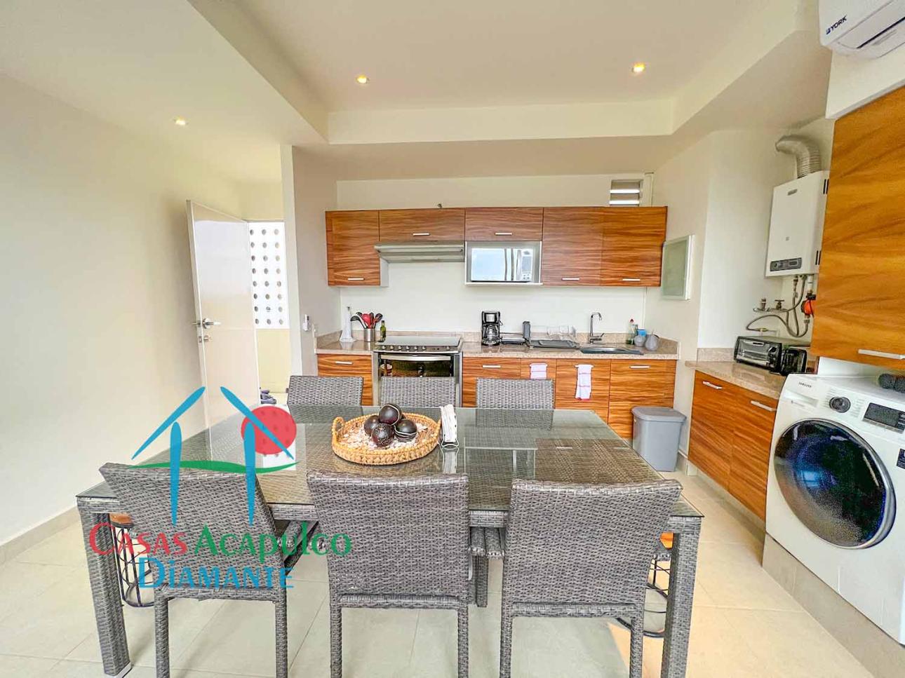 Terraza con jacuzzi privado y vista a las áreas comunes — foto 7