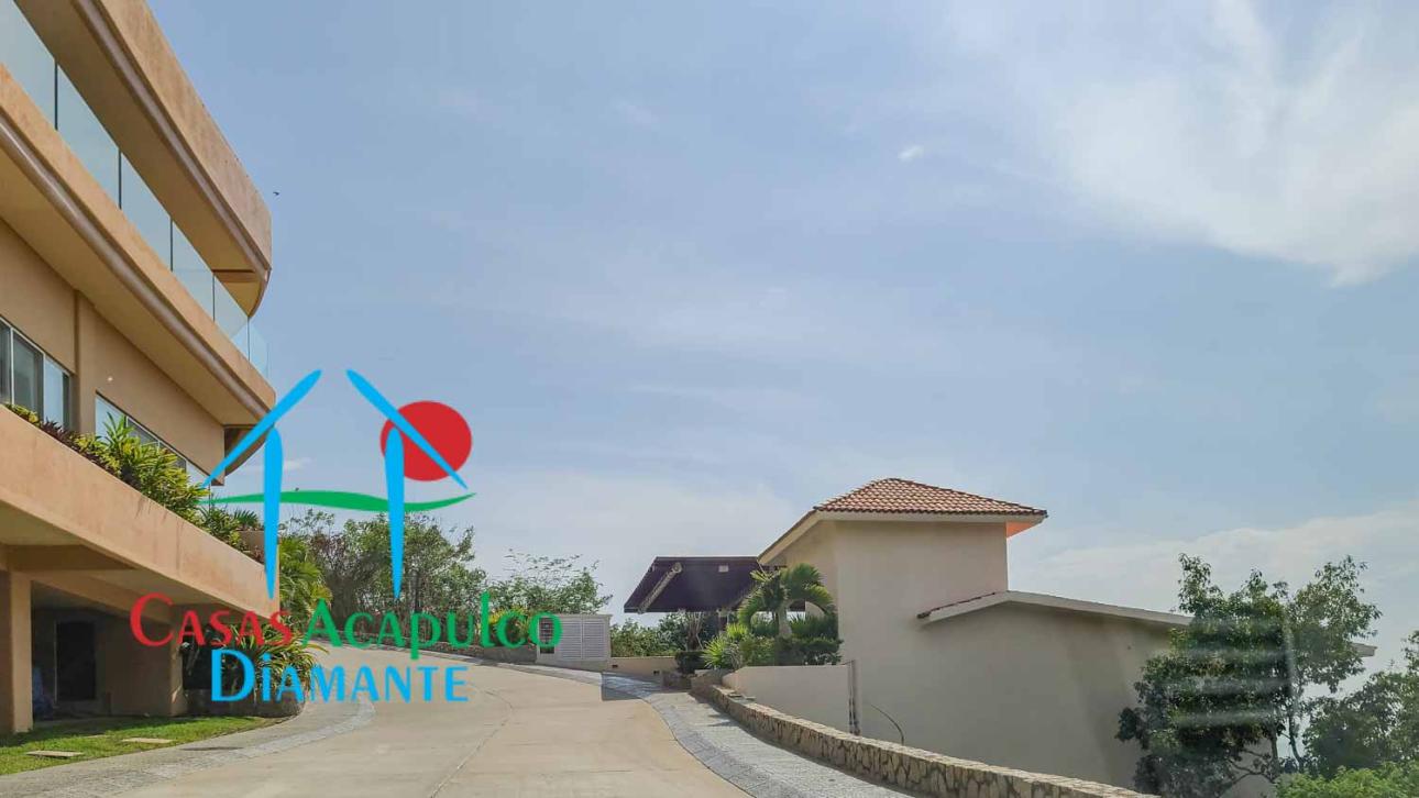 Dos lotes residenciales con vista al mar en la cima — foto 13