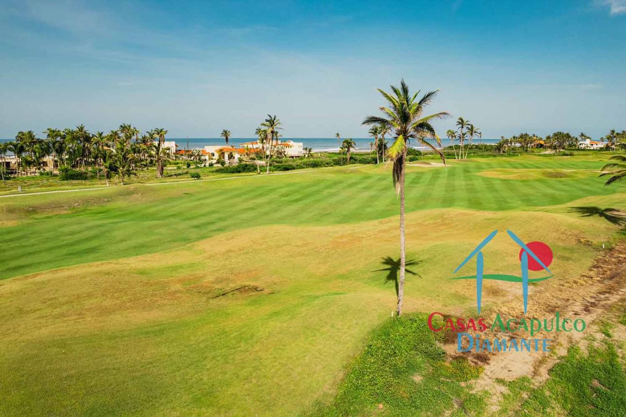 Tu refugio exclusivo entre jardines, alberca y el mar - 11