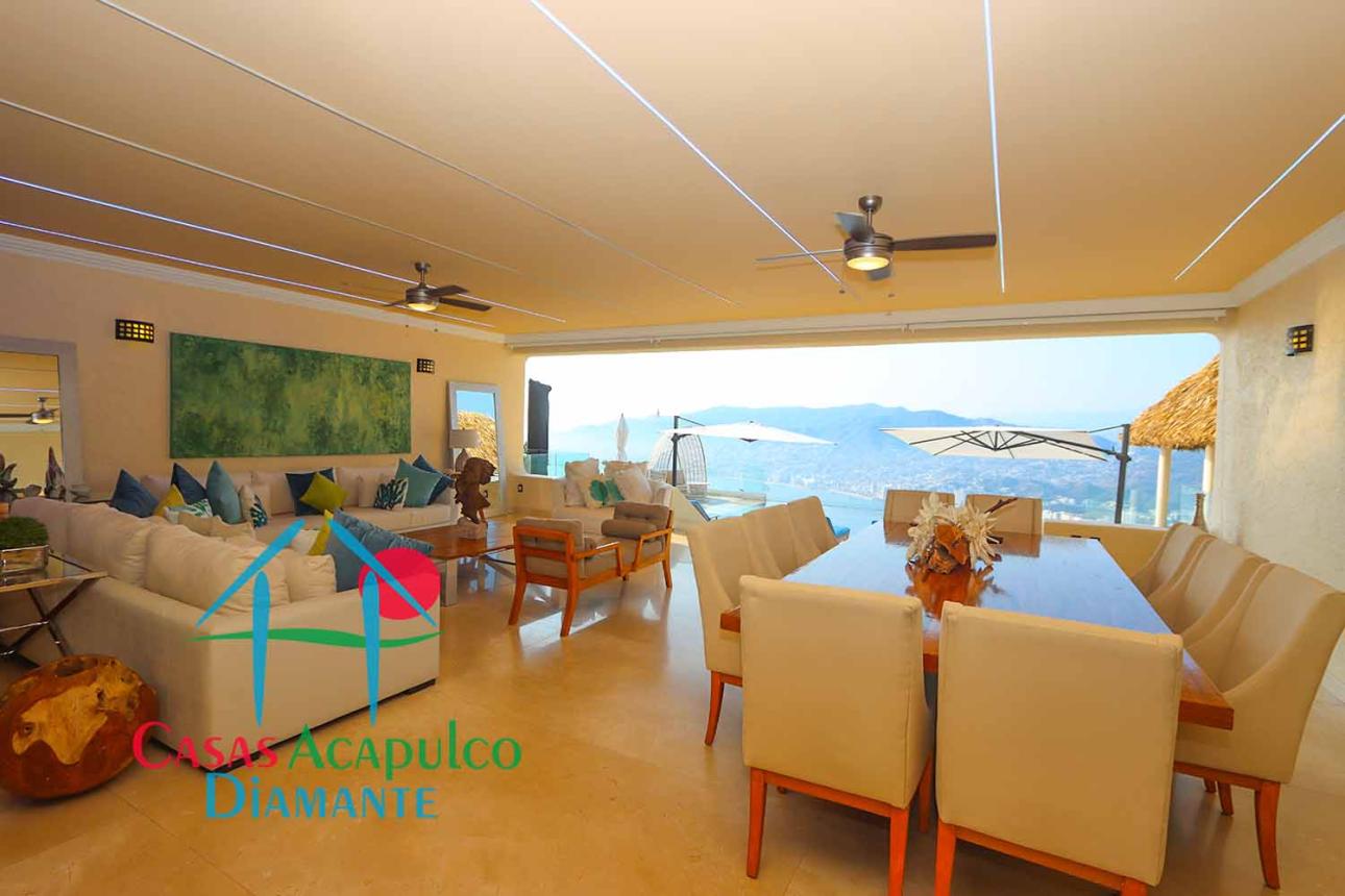 Sala de TV con salida a la terraza, sillones y vista al mar — foto 2