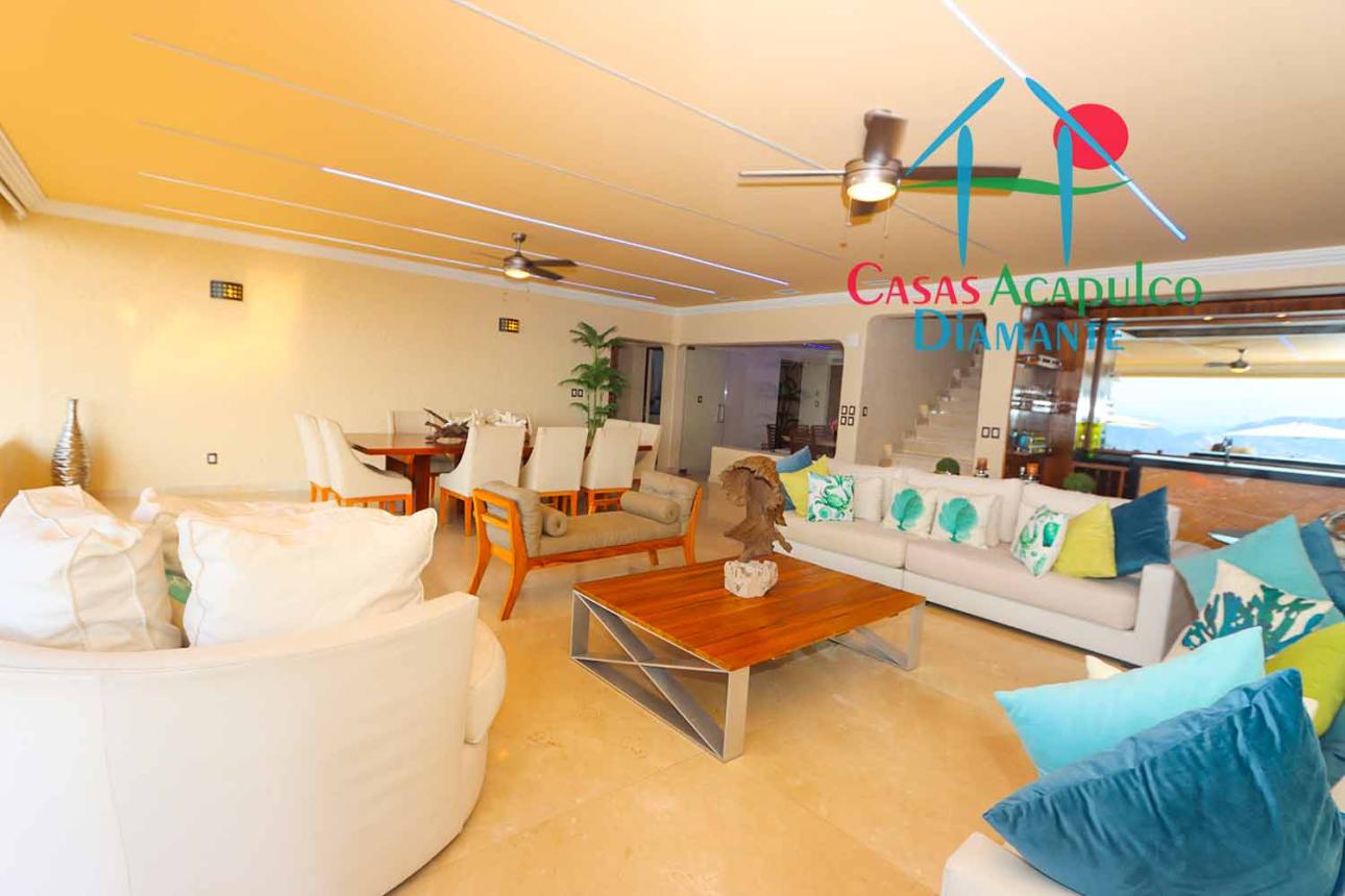 Sala de TV con salida a la terraza, sillones y vista al mar — foto 7