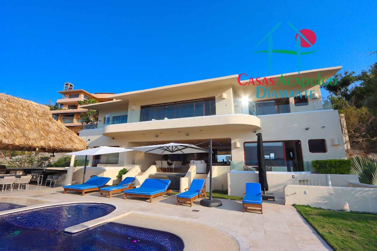 Sala de TV con salida a la terraza, sillones y vista al mar — foto 12