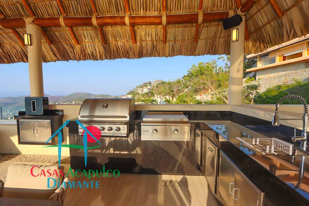 Sala de TV con salida a la terraza, sillones y vista al mar — foto 14