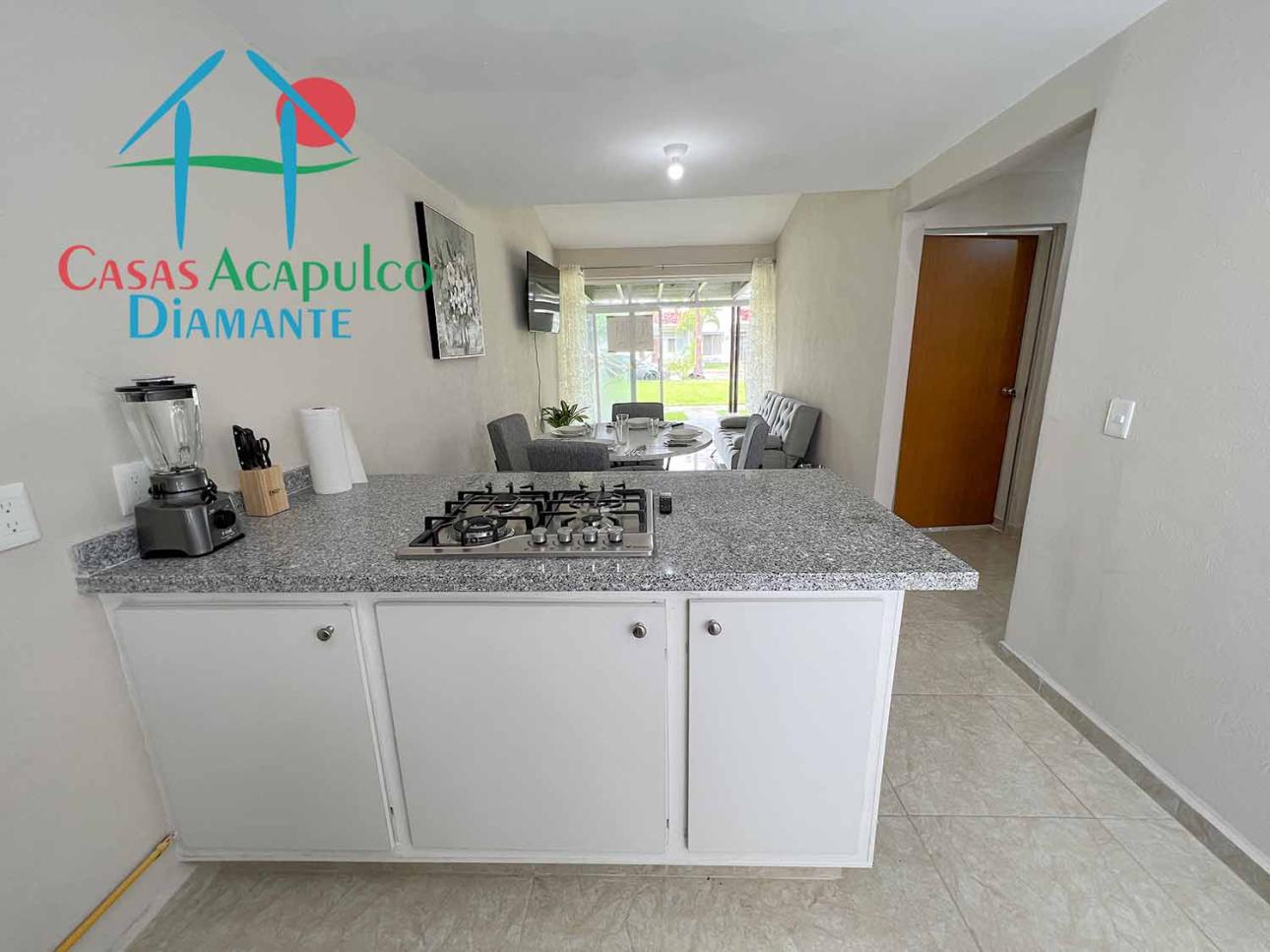 Casa remodelada con 2 recámaras y patio de servicio - 8