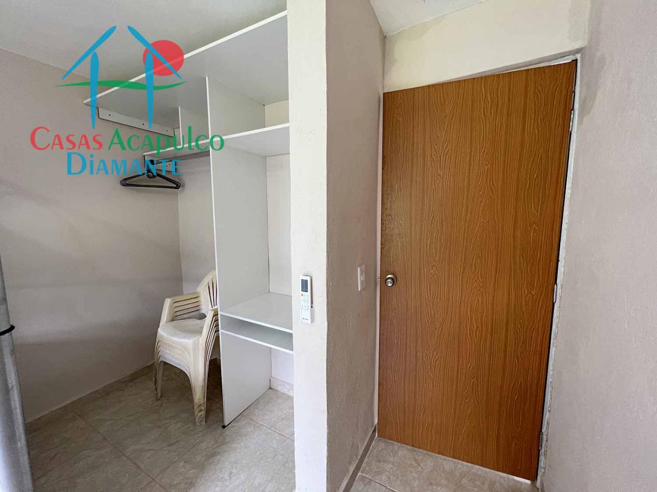 Casa remodelada con 2 recámaras y patio de servicio - 13