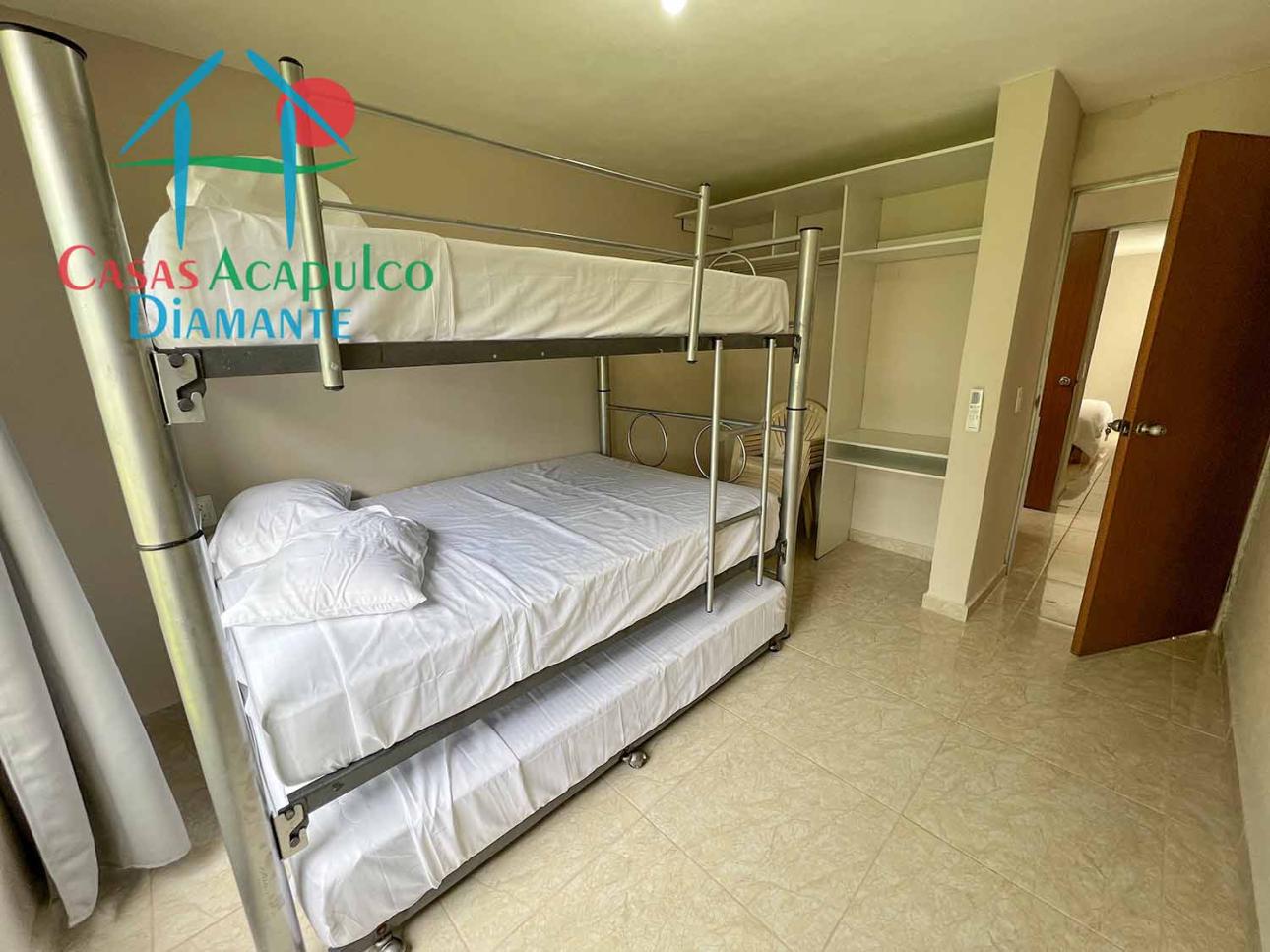 Casa remodelada con 2 recámaras y patio de servicio - 15