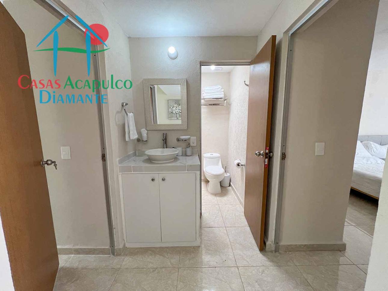 Casa remodelada con 2 recámaras y patio de servicio - 16