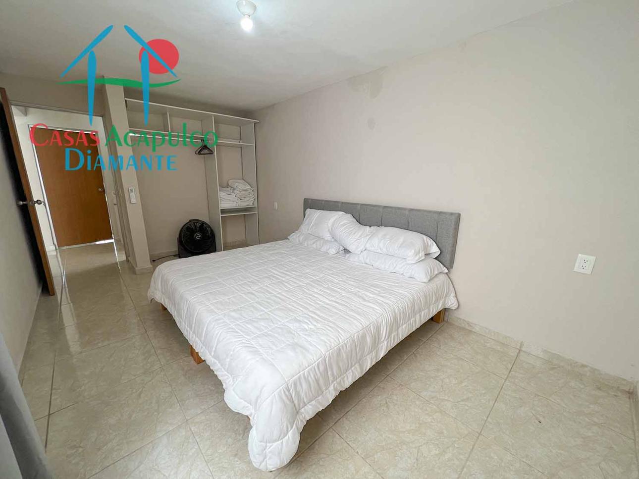 Casa remodelada con 2 recámaras y patio de servicio - 19
