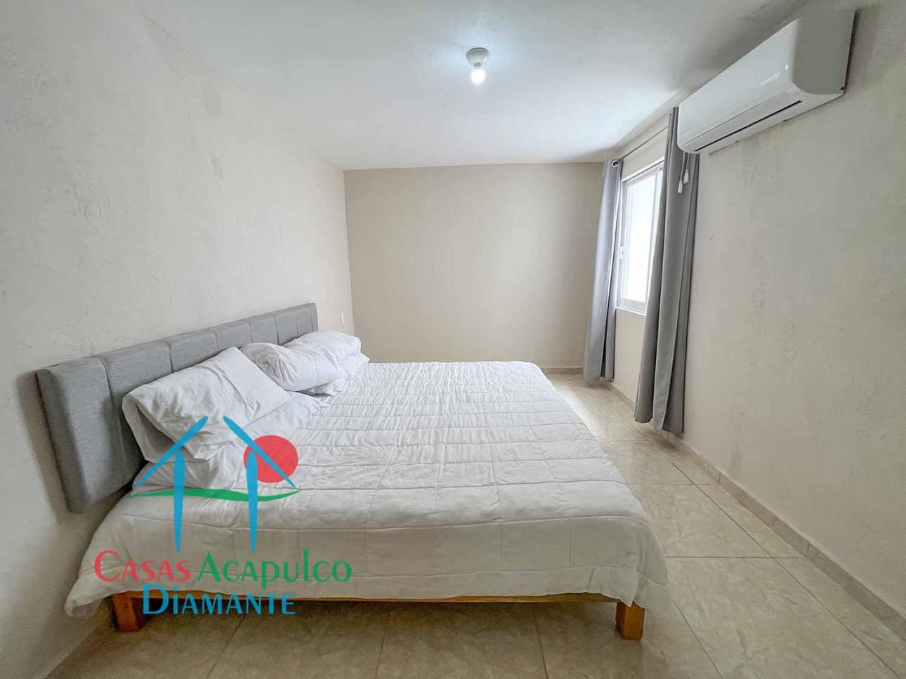 Casa remodelada con 2 recámaras y patio de servicio - 20