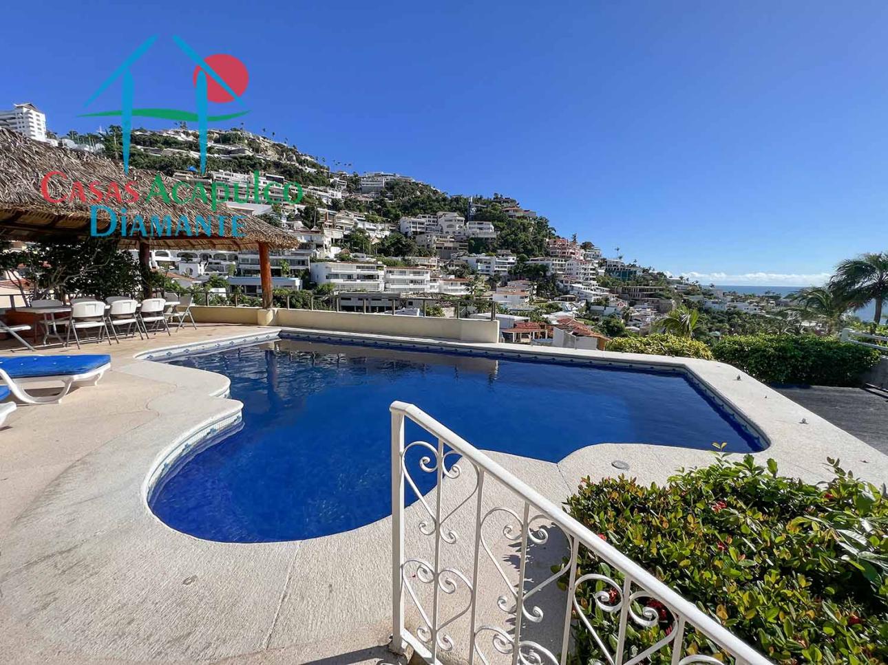 Casa con alberca privada, vista al mar, terraza con palapa - 6