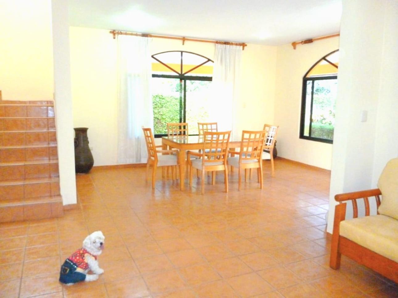 En Merida Zona Norte Casa residencial en Cholul con alberca - 2