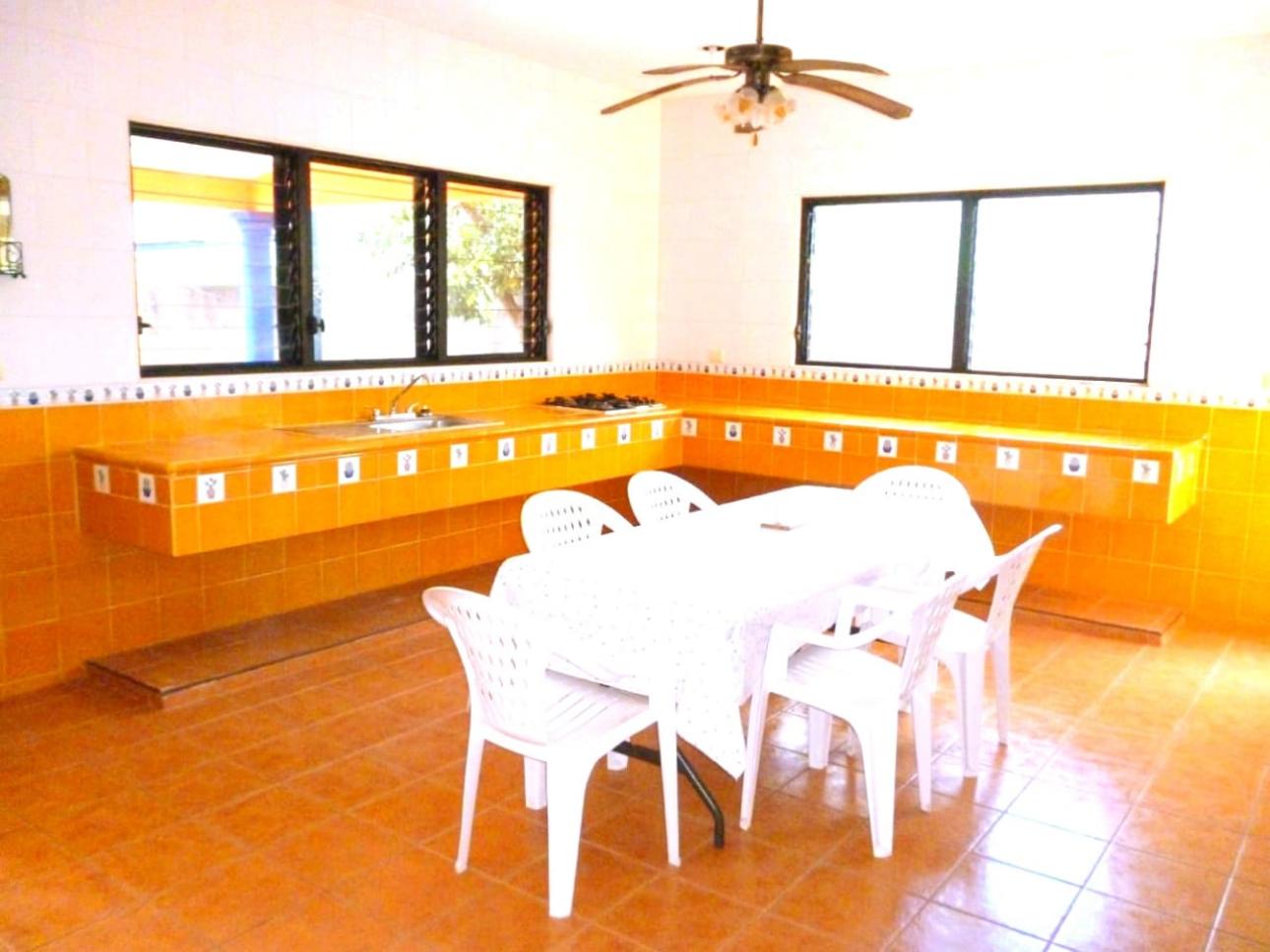 En Merida Zona Norte Casa residencial en Cholul con alberca - 6