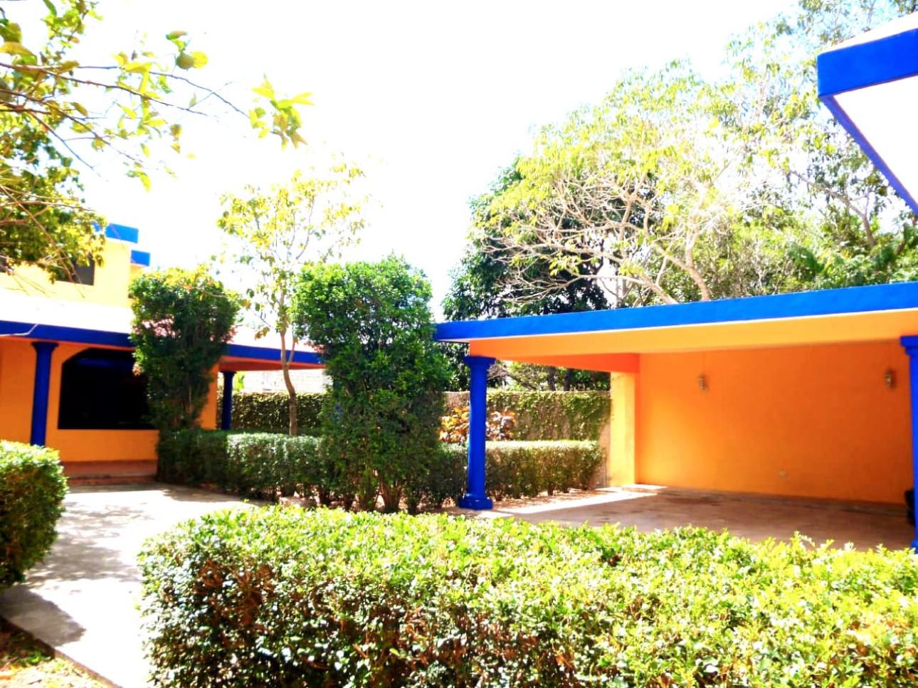 En Merida Zona Norte Casa residencial en Cholul con alberca - 17