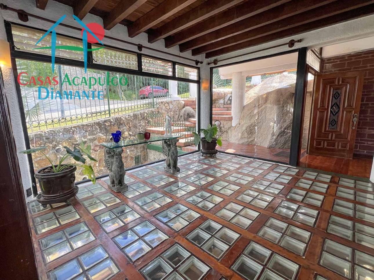 Jardín, alberca y jacuzzi — foto 2