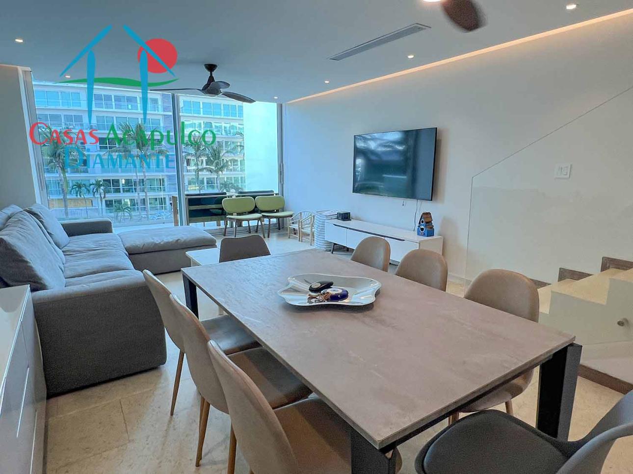 En condominio de playa. Terraza con vista parcial al mar — foto 3