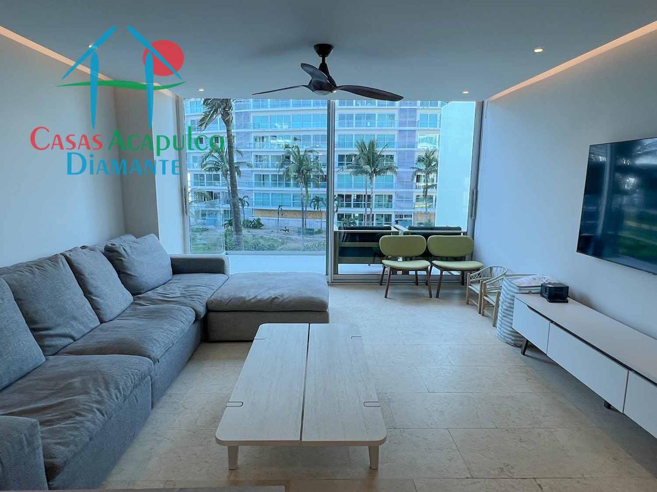 En condominio de playa. Terraza con vista parcial al mar — foto 5