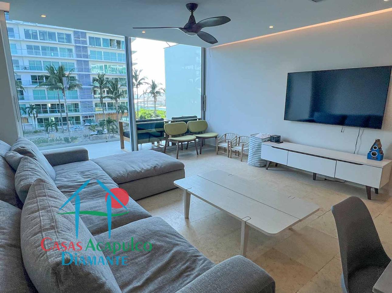 En condominio de playa. Terraza con vista parcial al mar — foto 6
