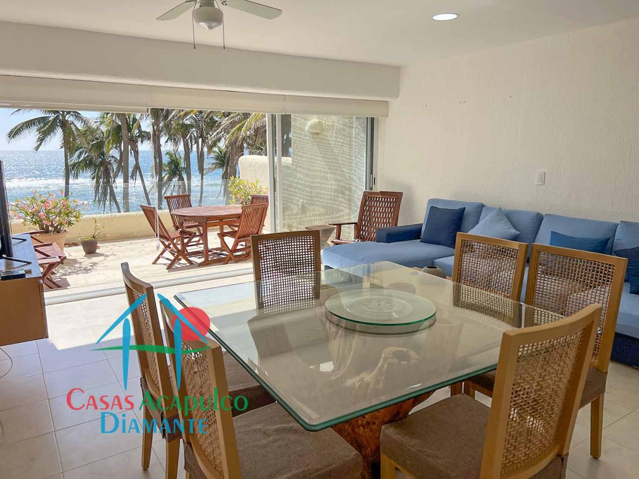 En condominio de playa. Terraza con vista frontal al mar — foto 4