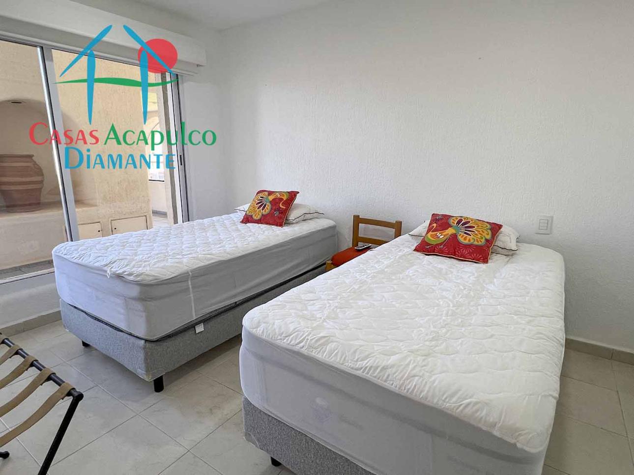 En condominio de playa. Terraza con vista frontal al mar — foto 12