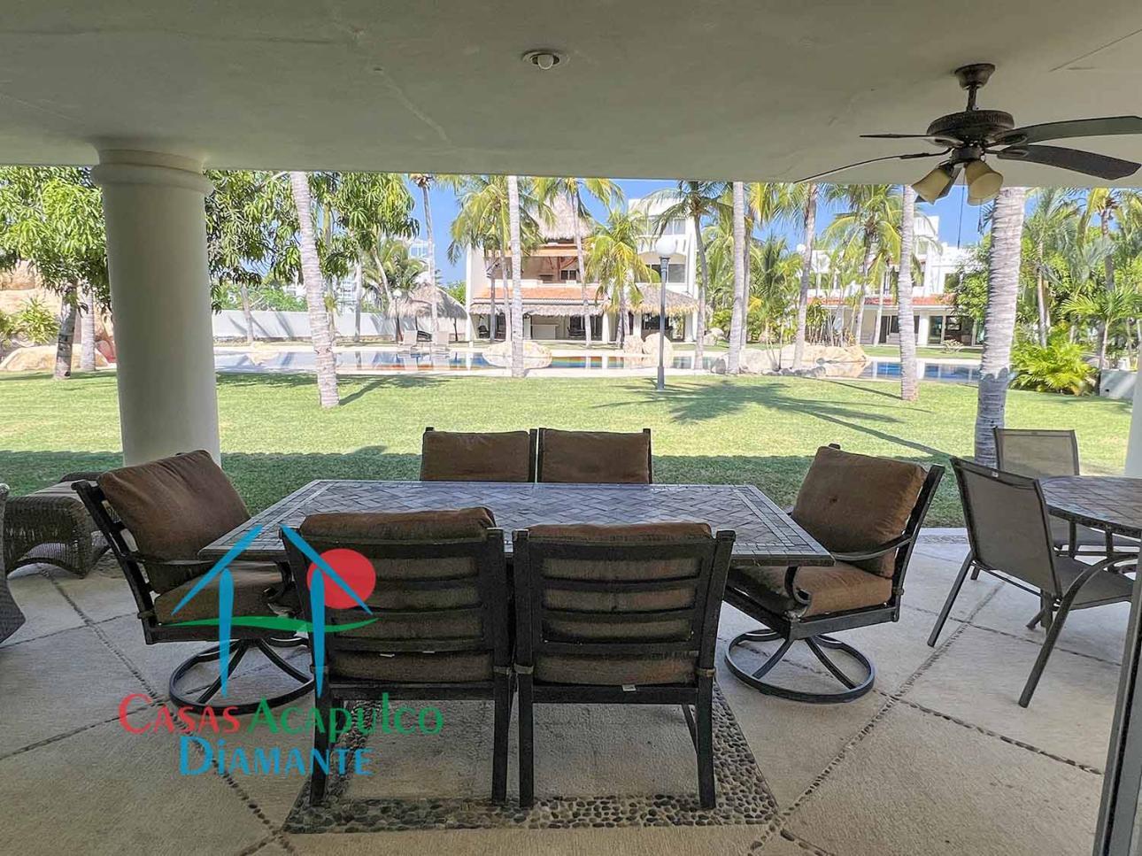 Hermosa casa con Terraza con barra bar y salida al jardín — foto 4
