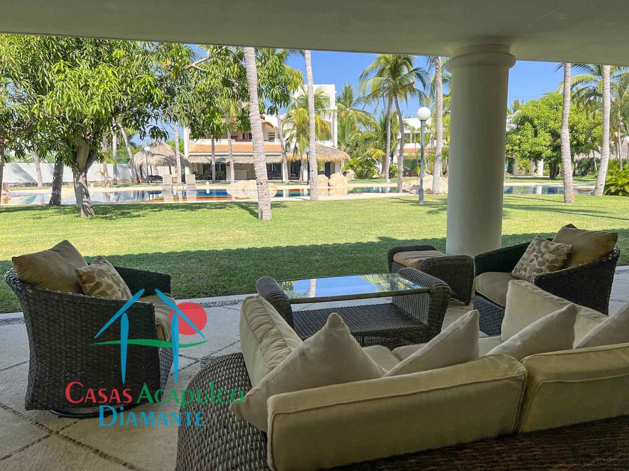 Hermosa casa con Terraza con barra bar y salida al jardín — foto 5
