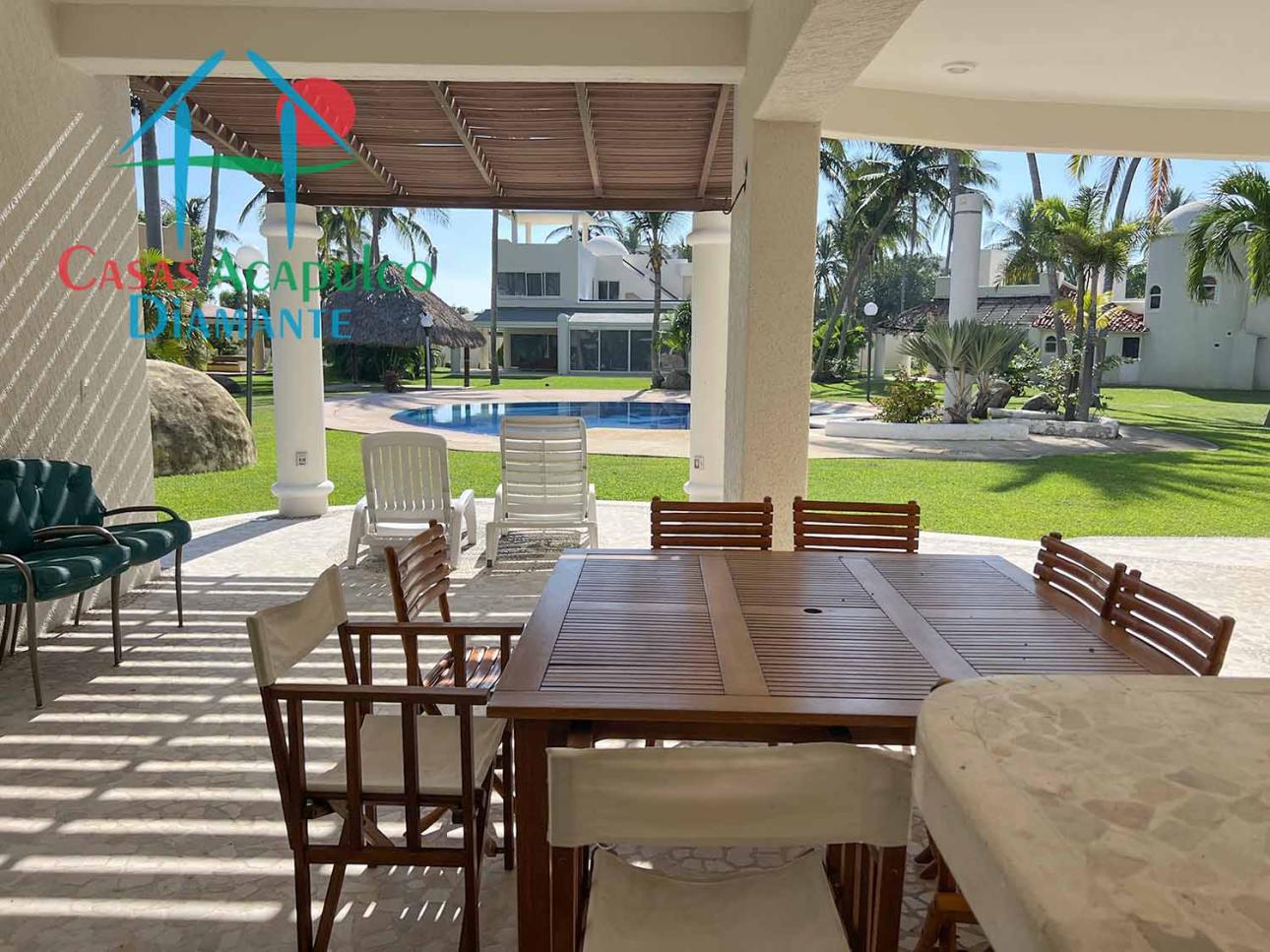 Hermosa casa con Terraza con barra bar y salida al jardín — foto 5