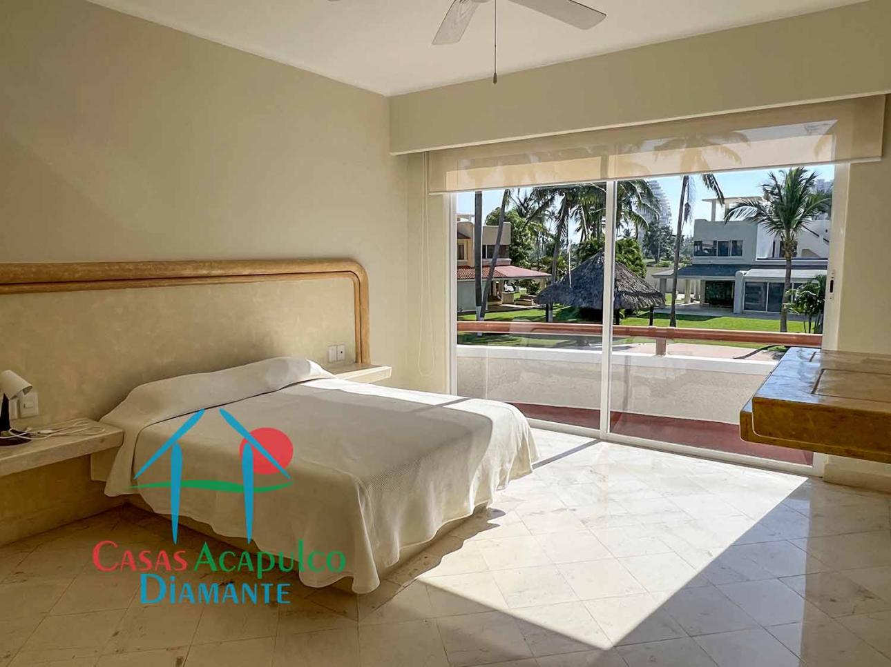 Hermosa casa con Terraza con barra bar y salida al jardín — foto 15
