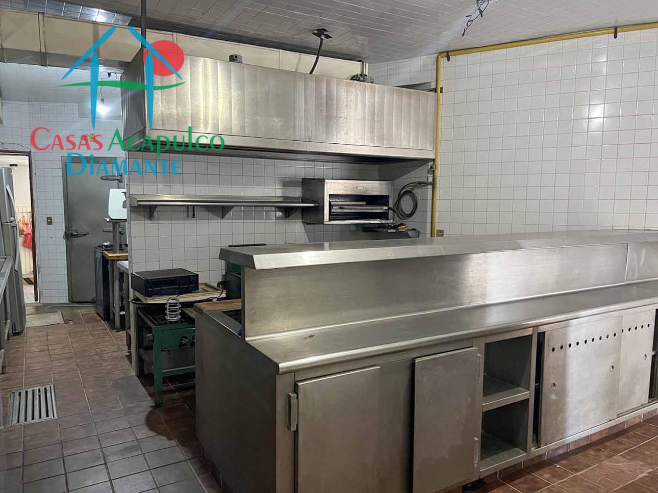 ¡Casa en oportunidad! 19 recÃ¡maras, 4 albercas, vista al mar — foto 11