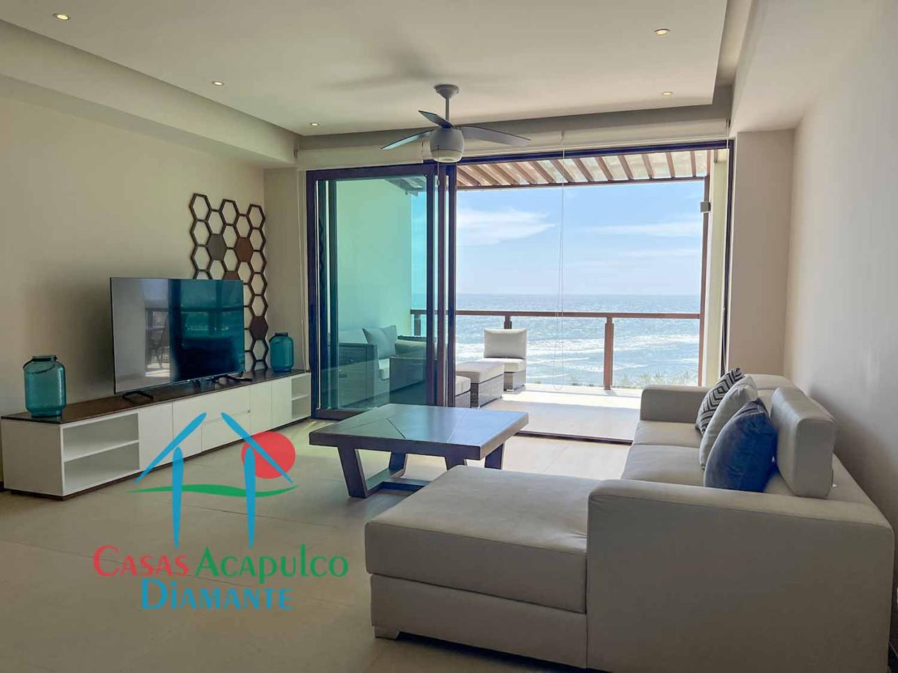 Departamento de lujo. Terraza con vista al mar