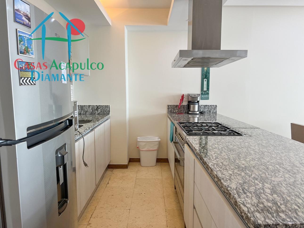 Con terraza y distribución funcional en Acapulco Diamante — foto 11
