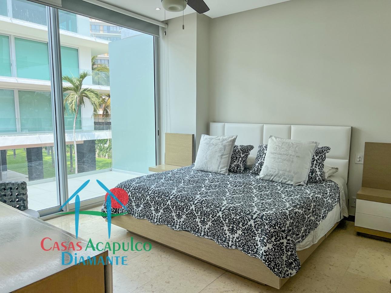 Con terraza y distribución funcional en Acapulco Diamante — foto 14