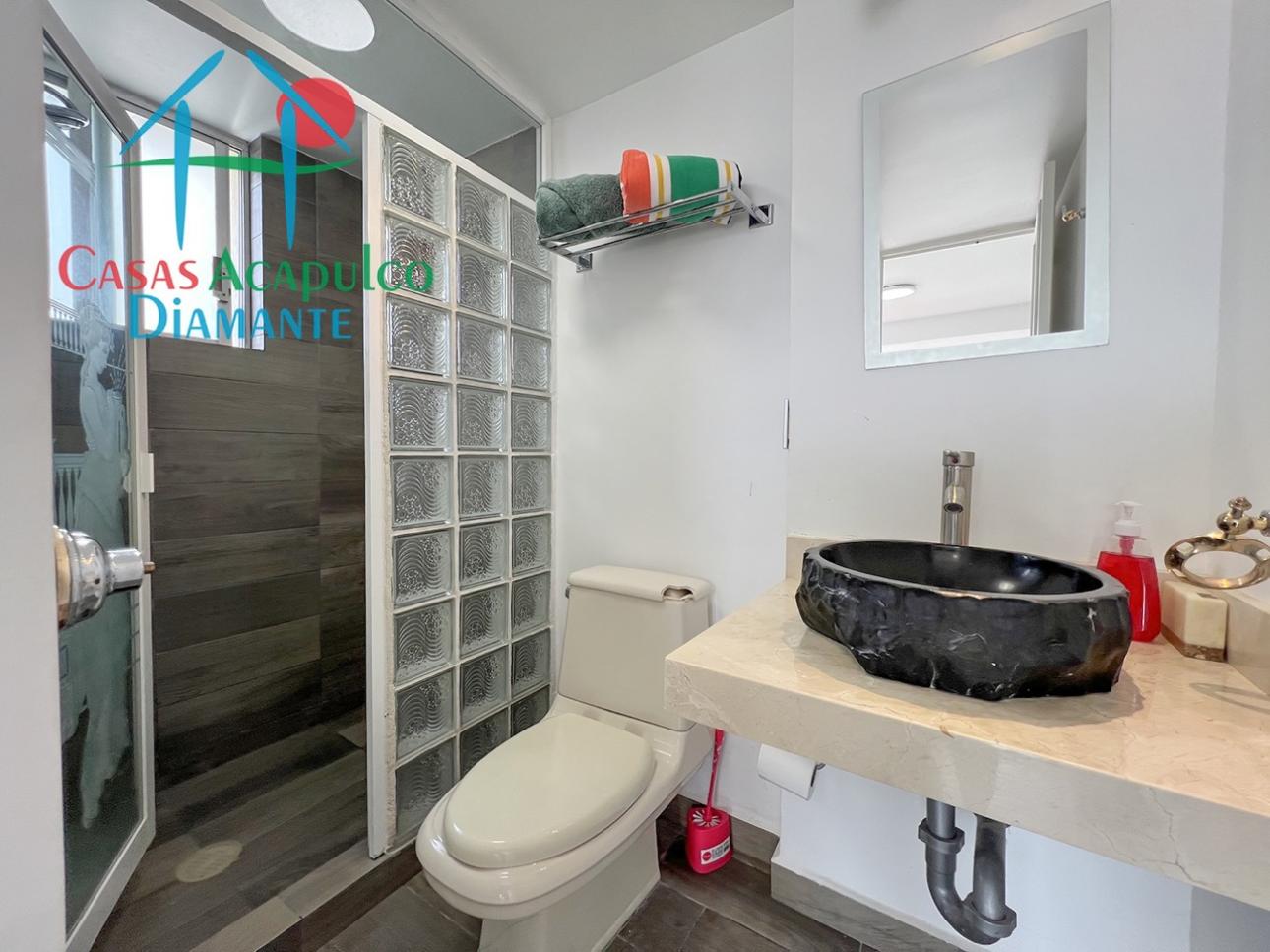Departamento en piso alto con terraza y vista a la ciudad - 15