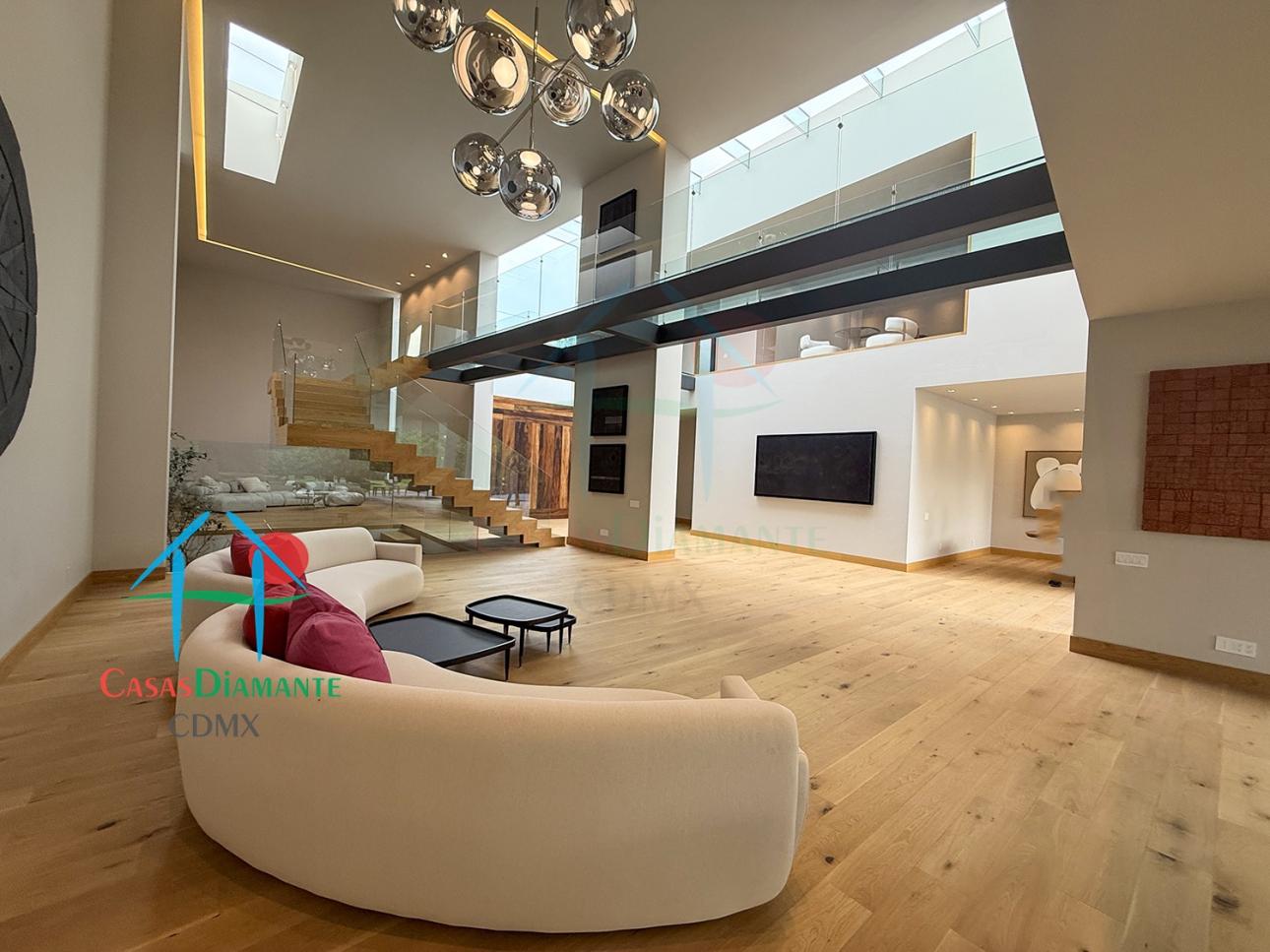 Residencia de Lujo con Elevador y Jardín Privado — foto 4