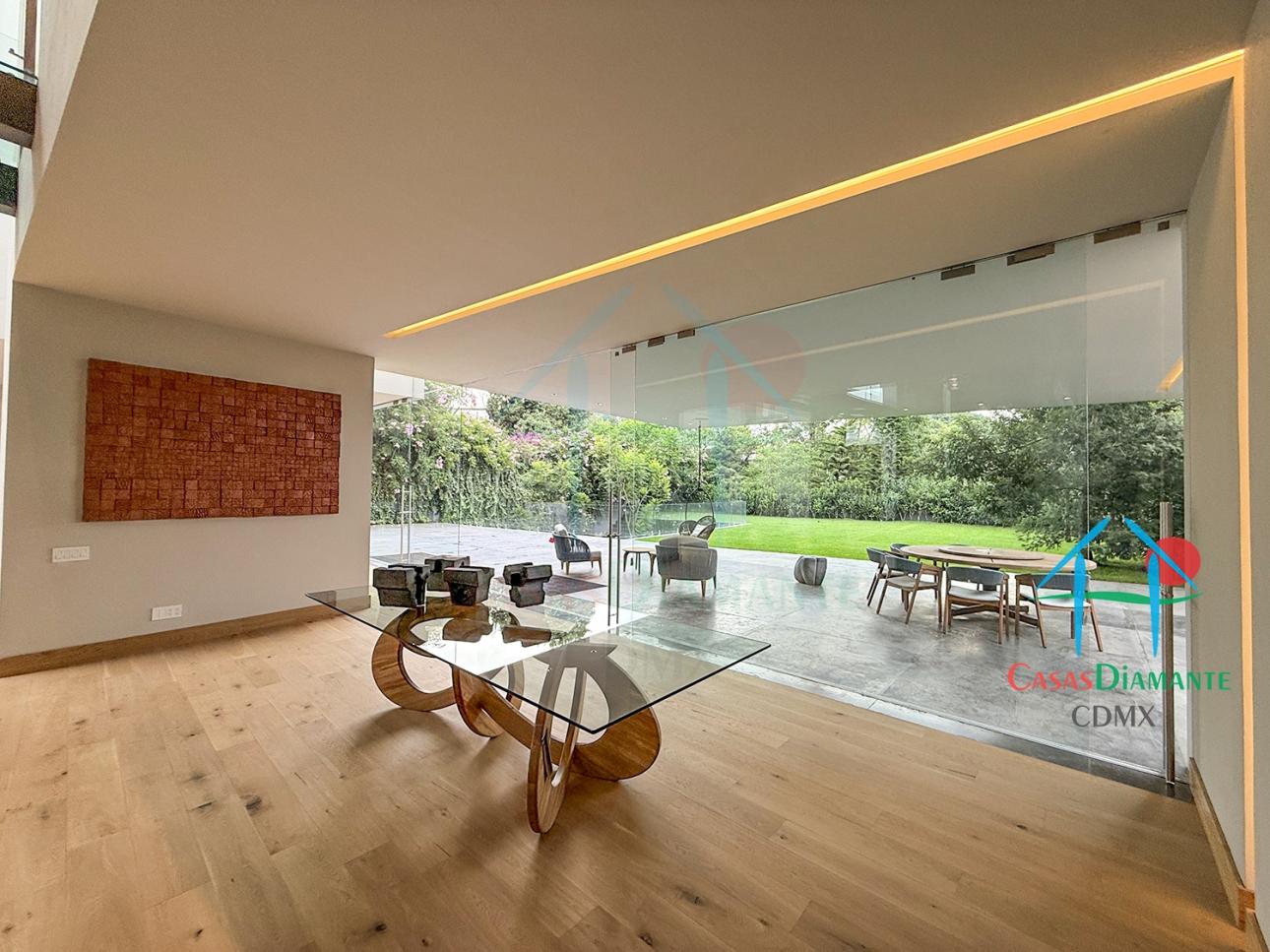 Residencia de Lujo con Elevador y Jardín Privado — foto 5