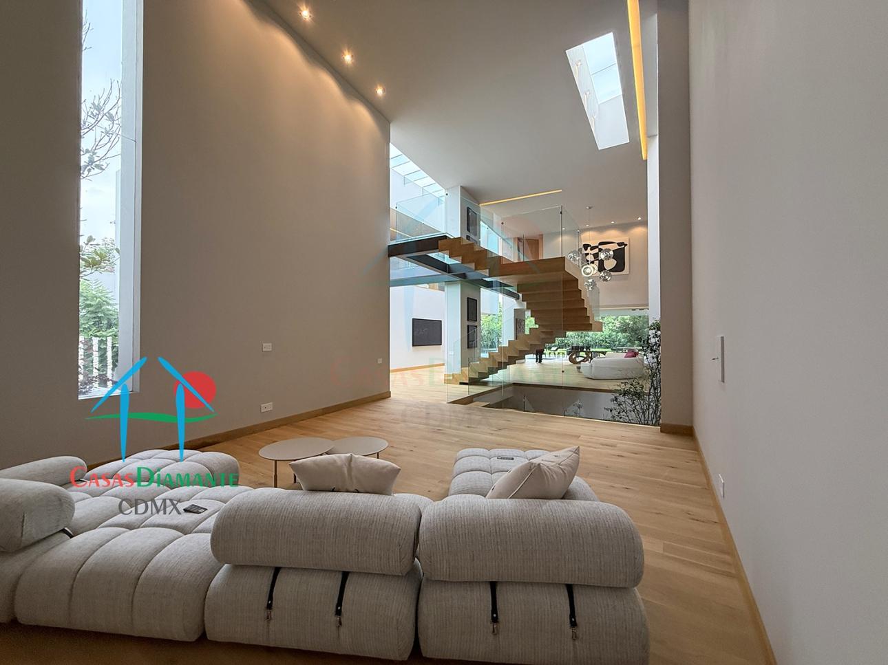 Residencia de Lujo con Elevador y Jardín Privado — foto 8