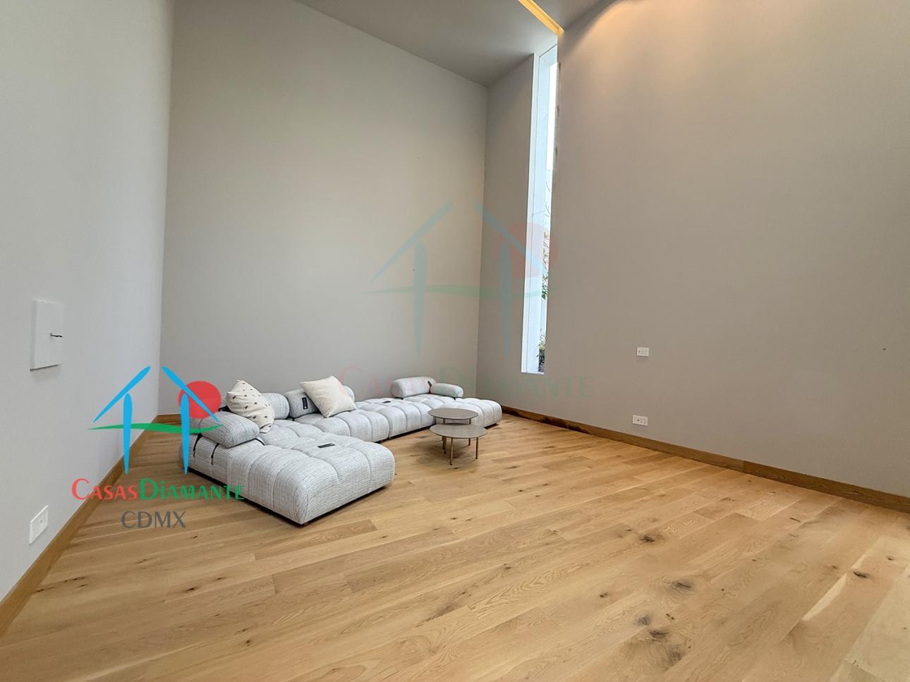Residencia de Lujo con Elevador y Jardín Privado — foto 7