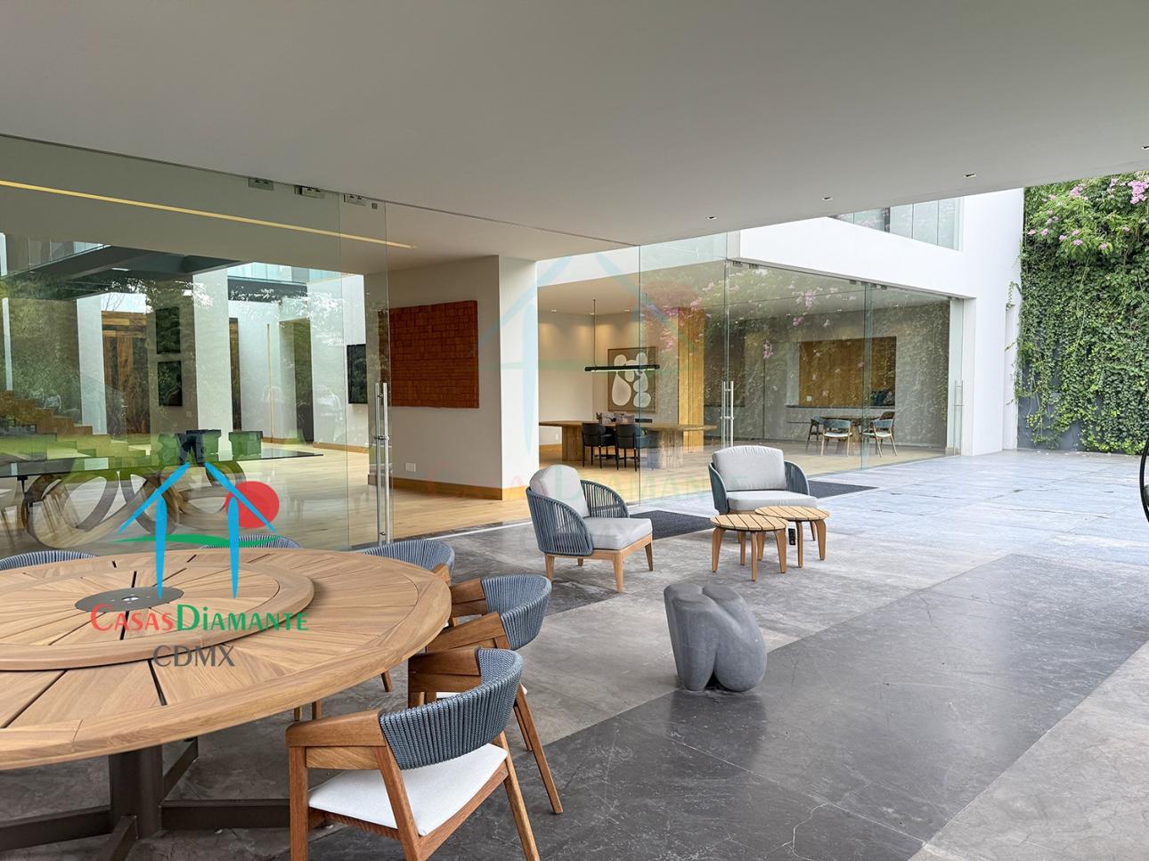 Residencia de Lujo con Elevador y Jardín Privado — foto 10