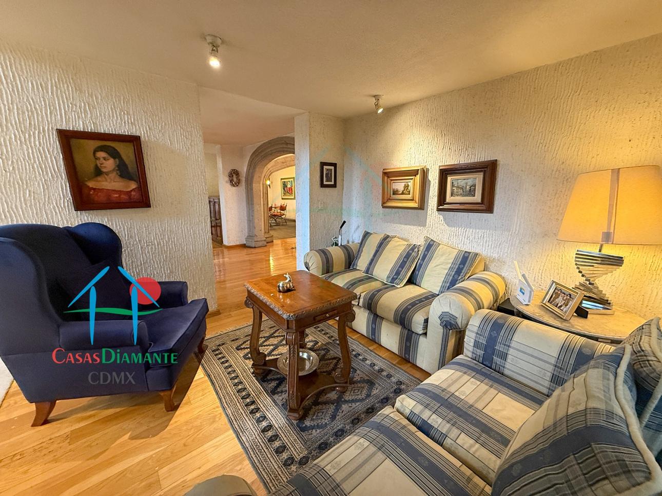 Casa en Venta en Interlomas con Jardín, Cava y 4 Recámaras - 6
