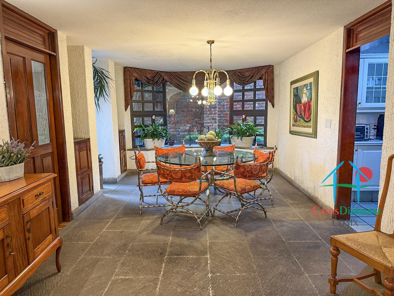 Casa en Venta en Interlomas con Jardín, Cava y 4 Recámaras - 7