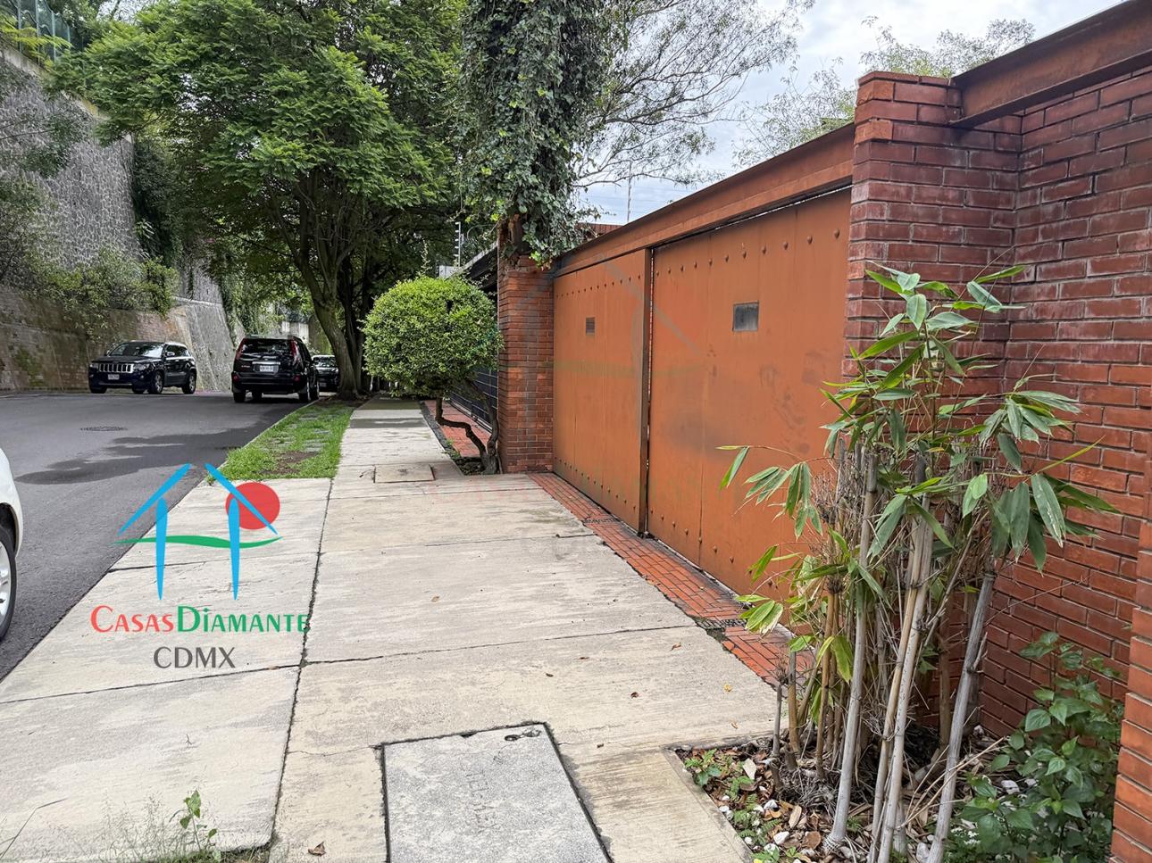 Terreno en Venta en Bosques de las Lomas de 1,003 m² - 7