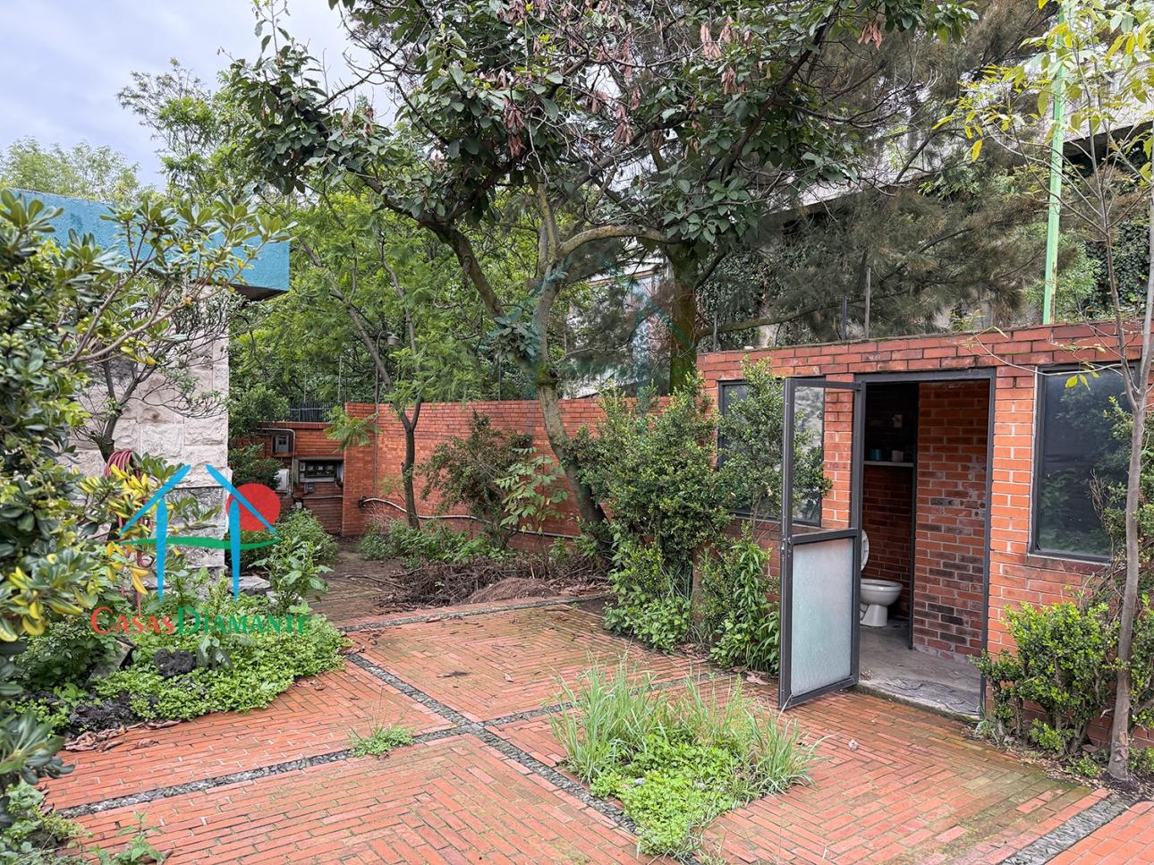 Terreno en Venta en Bosques de las Lomas de 1,003 m² - 11