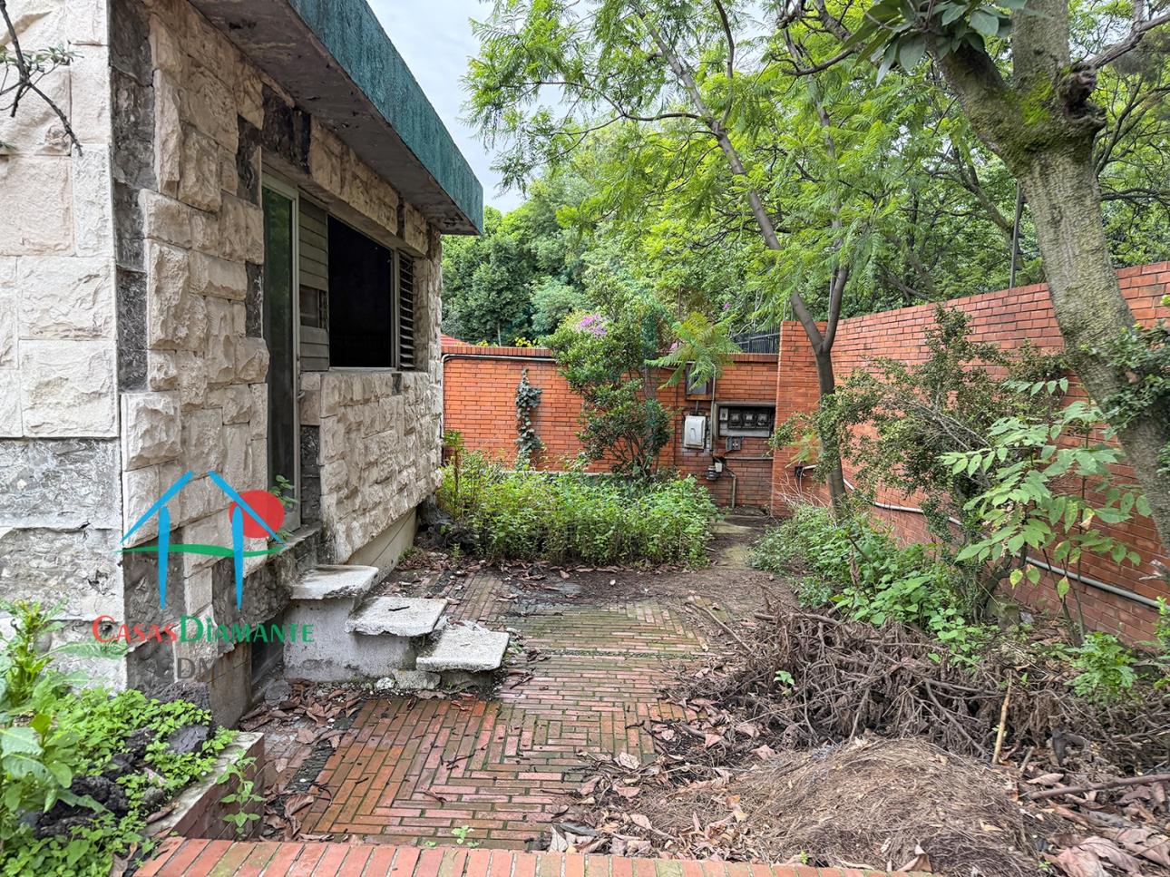 Terreno en Venta en Bosques de las Lomas de 1,003 m² - 13