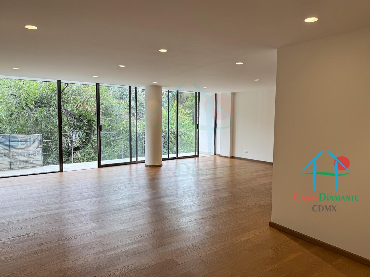 Departamento Remodelado con Terraza y 3 Recámaras - 1