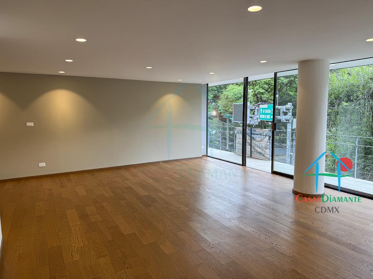 Departamento Remodelado con Terraza y 3 Recámaras - 2