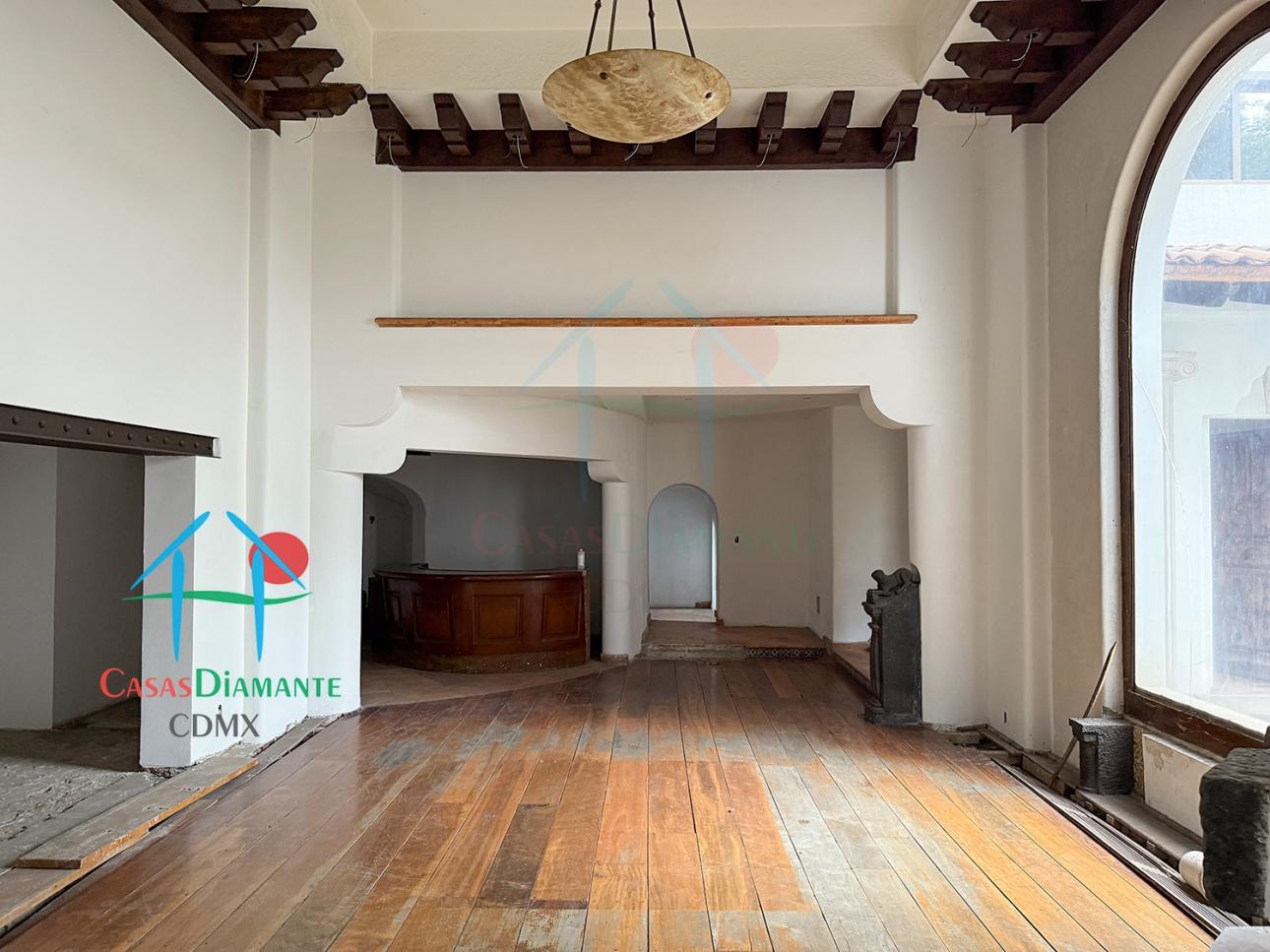 Casa En Venta En Tlacopac Con Potencial Renovación Moderna — foto 6